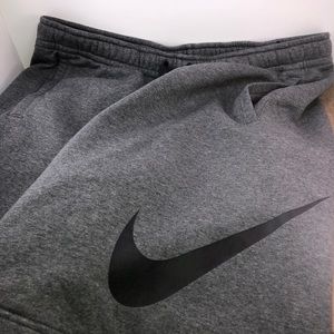 Men’s Nike Sportswear Club Shorts sz XL